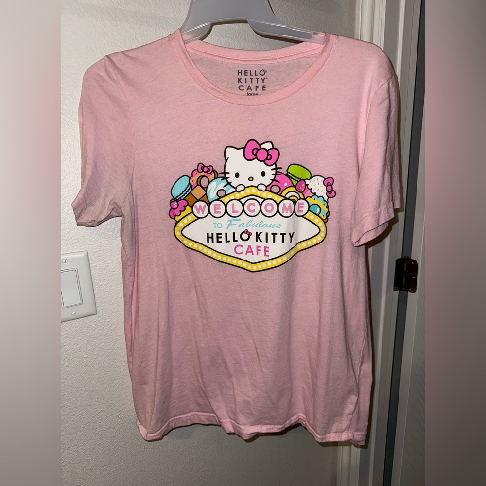 Hello Kitty Cafe graphic tee
